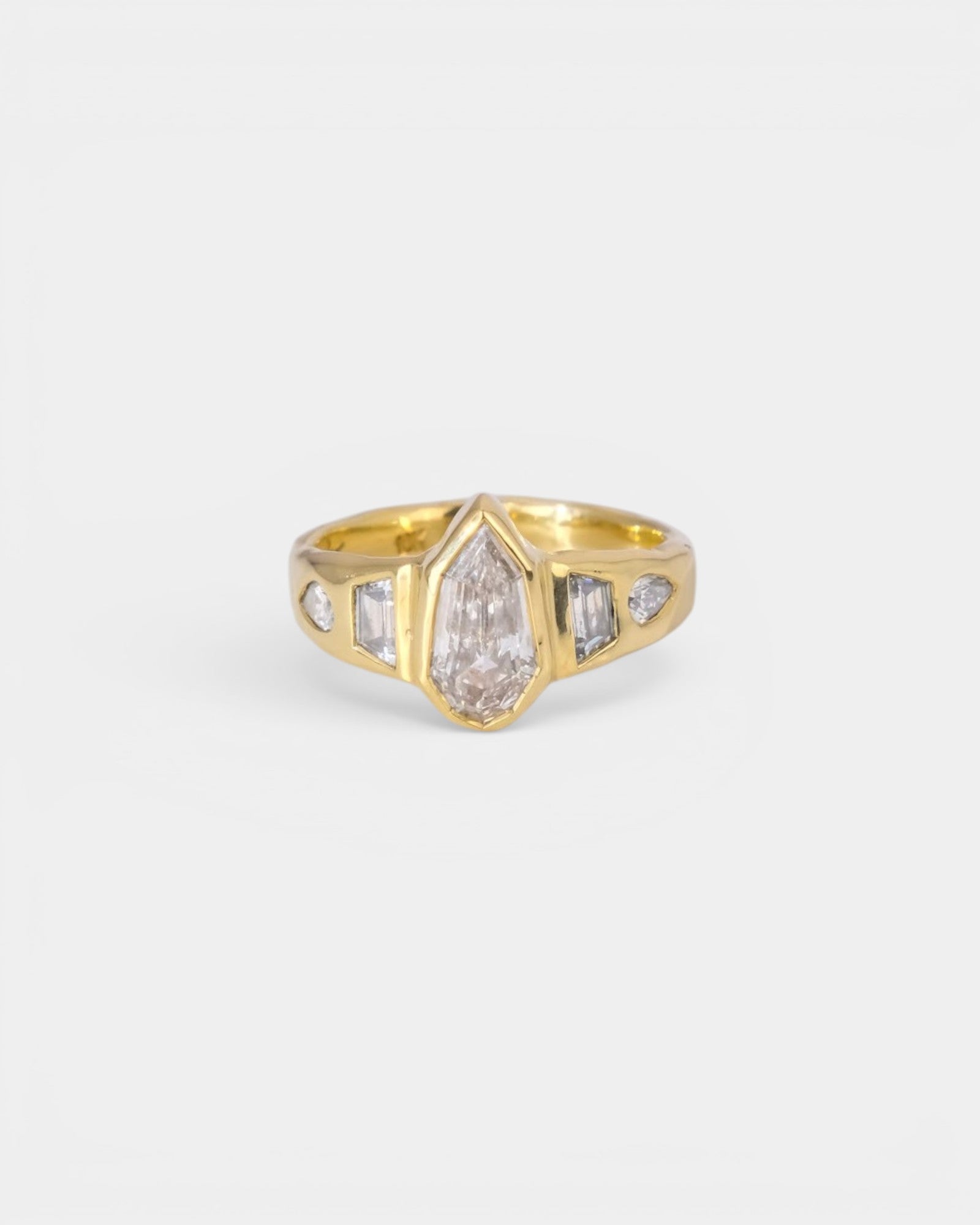 Queen o'Diamonds Ring