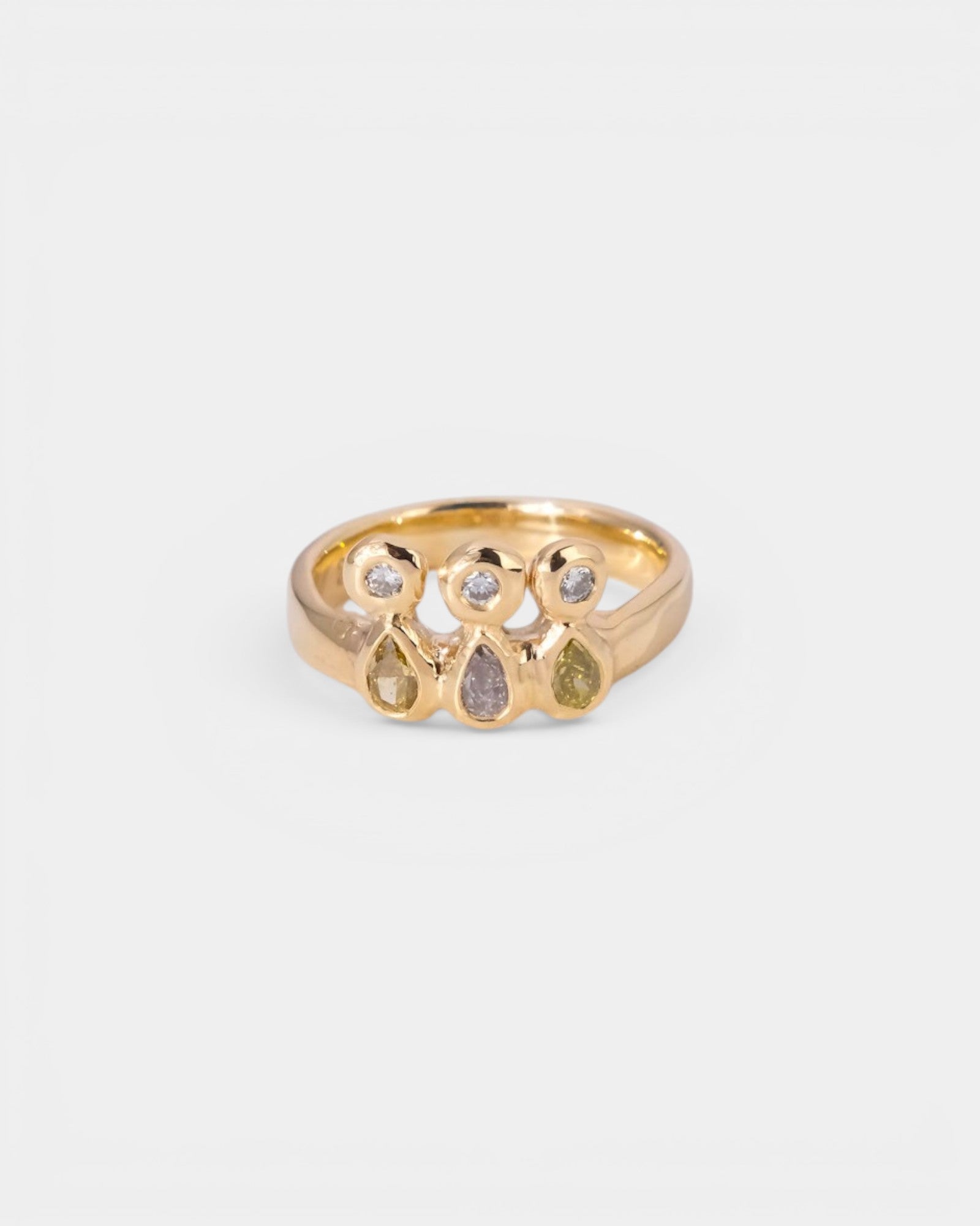 Center Stage Ring