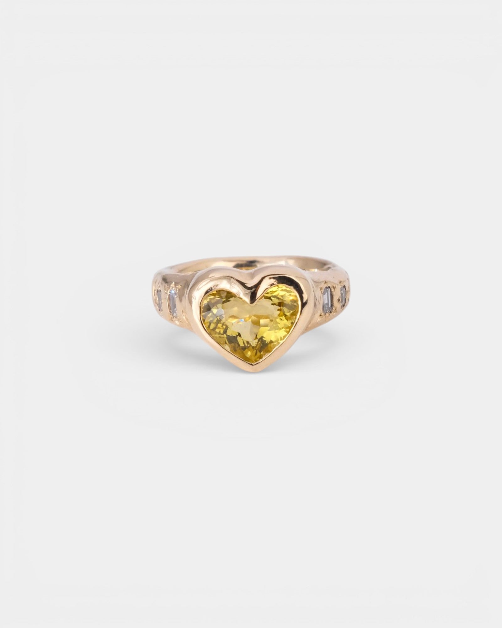 Vireo Heart Ring